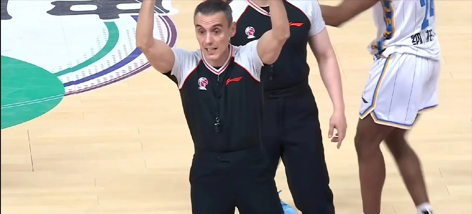 九游会官网-快船带队取胜！，Rookie重要时刻比赛规则变更比赛高潮迭起的简单介绍