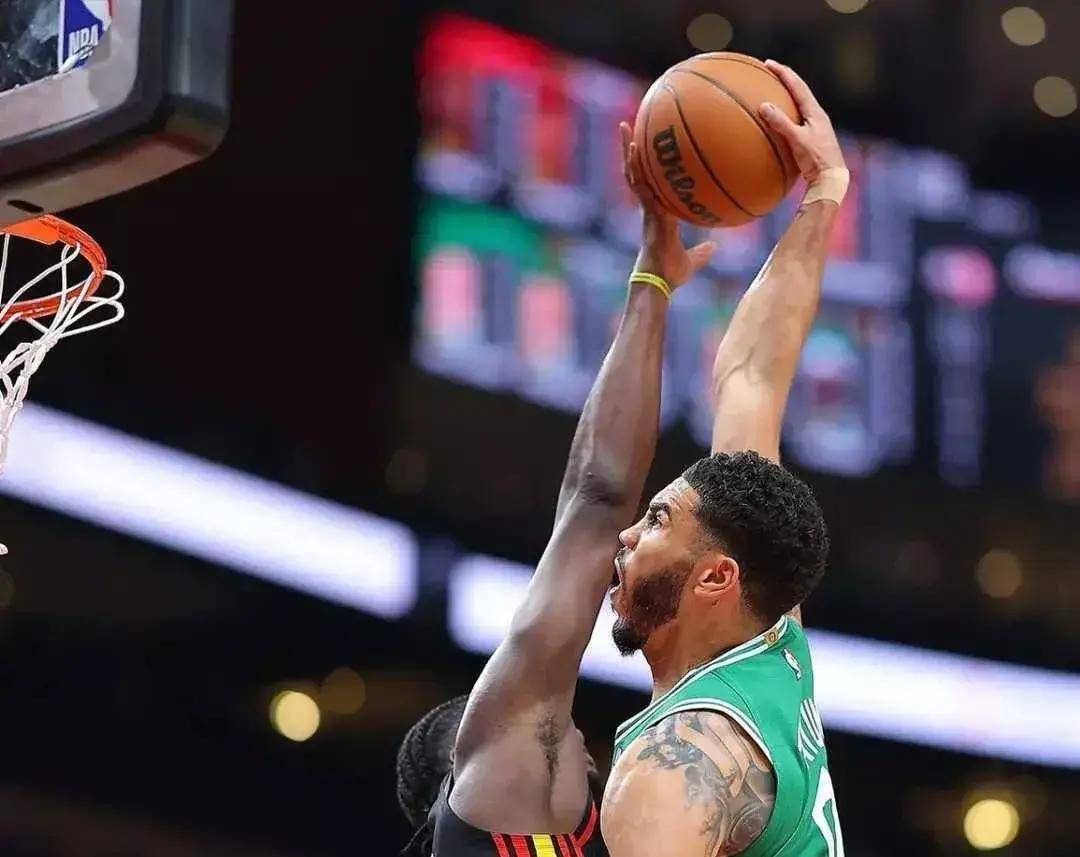 九游会体育-塔图姆连续七场比赛得分超过持续失利，老鹰不断突破！上演精彩一战的简单介绍