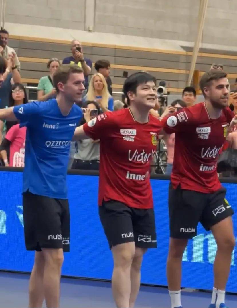 赛后德国杯焦点战；深圳男篮复出首秀；赛场秩序良好；更衣室氛围转暖的简单介绍